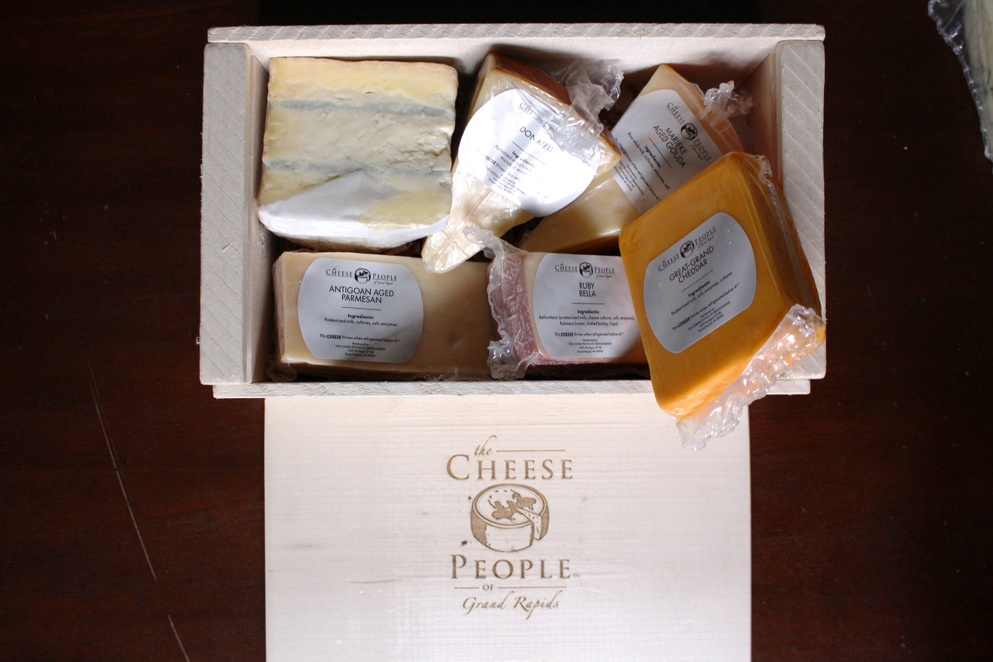 Santa Mouse's Holiday Feast Gift Box