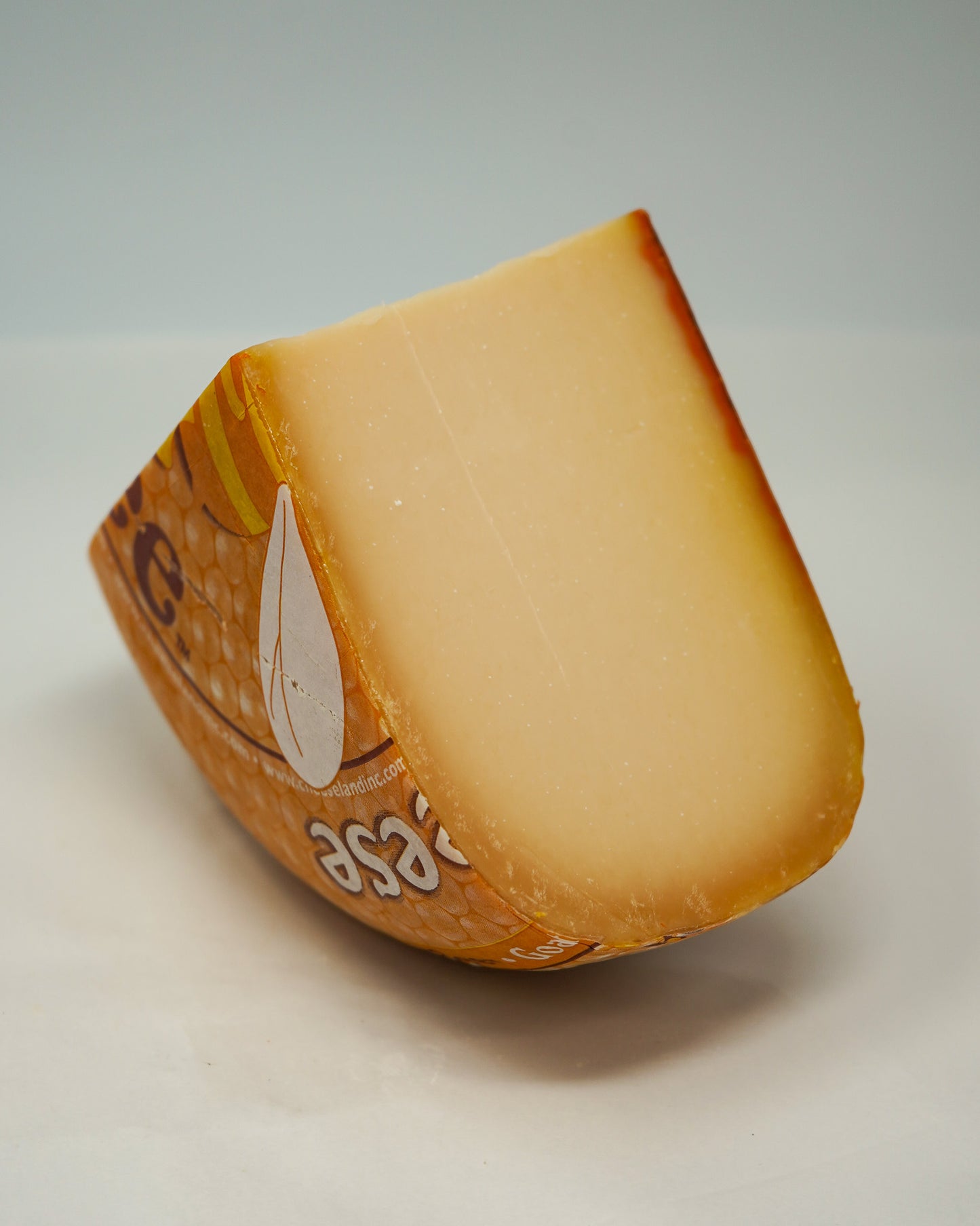 'Hause'-Aged HoneyBee Goat Gouda